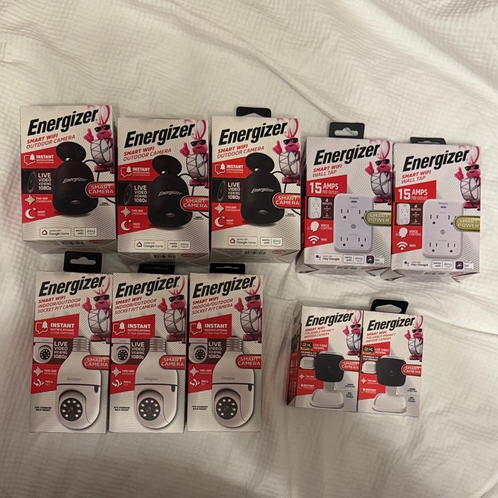 Energizer Smart WiFi Camera & Smart Plug Kit - White